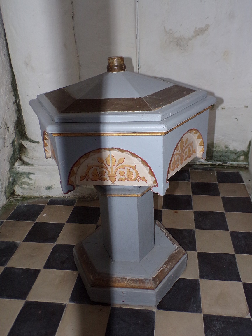 Montils - L'église Saint-Sulpice - Fonts baptismaux (25 juin 2018)