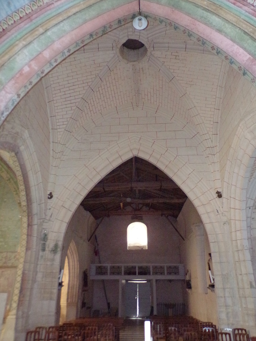 Neuvicq-le-Château - L'église Saint-Martin - Vue de l'autel (16 septembre 2018)