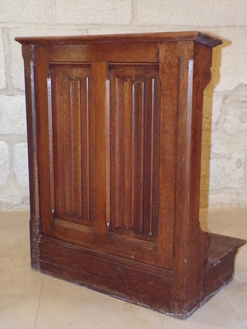 Pérignac - L'église Saint-Pierre - Un pupitre (25 juin 2018)