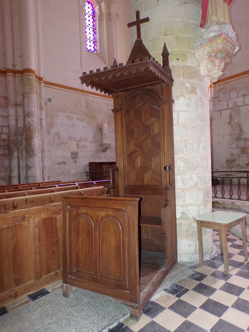 Pérignac - L'église Saint-Pierre - Une stalle (25 juin 2018)