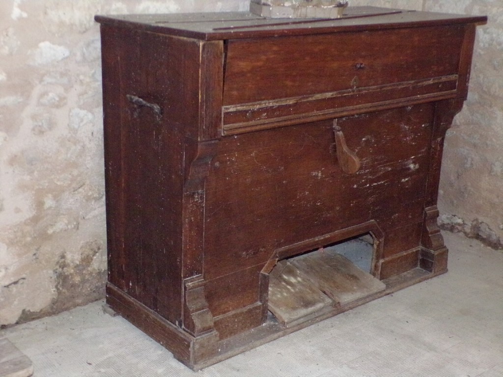 Rouffiac - L'église Saint-Vivien - L'harmonium (17 juillet 2018)