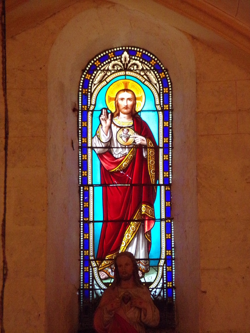 Saint-Brice - L'église Saint-Brice - Le vitrail 'Sacré Coeur de Jésus' (25 juillet 2018)