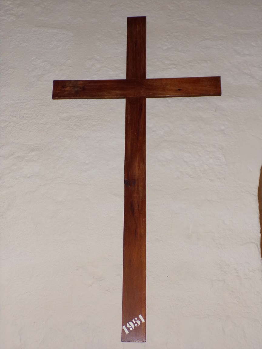 Saint-Laurent de Cognac - L'église Saint-Laurent - La croix datée 1951 (31 mai 2018)