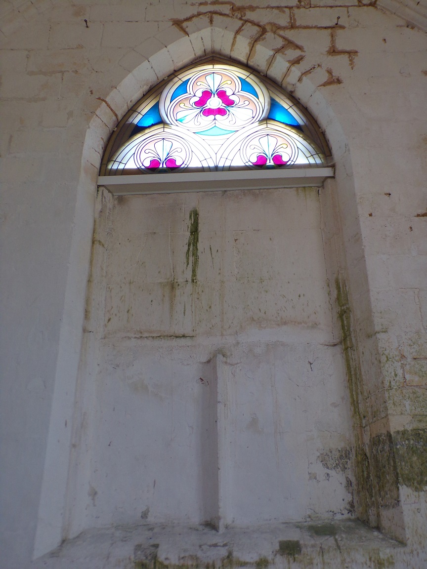 Saint-Preuil - L'église Saint-Projet - Un vitrail (20 juin 2018)