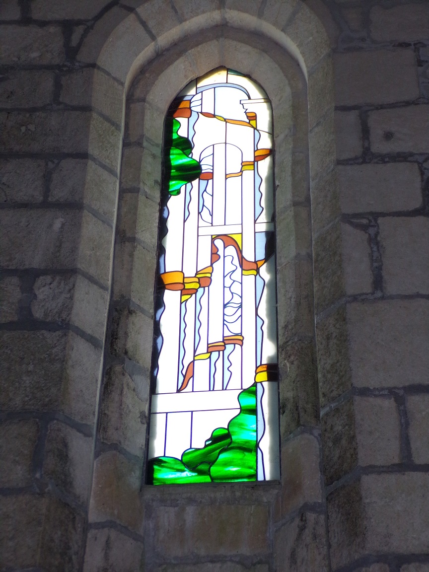 Saint-Preuil - L'église Saint-Projet - Un vitrail (20 juin 2018)