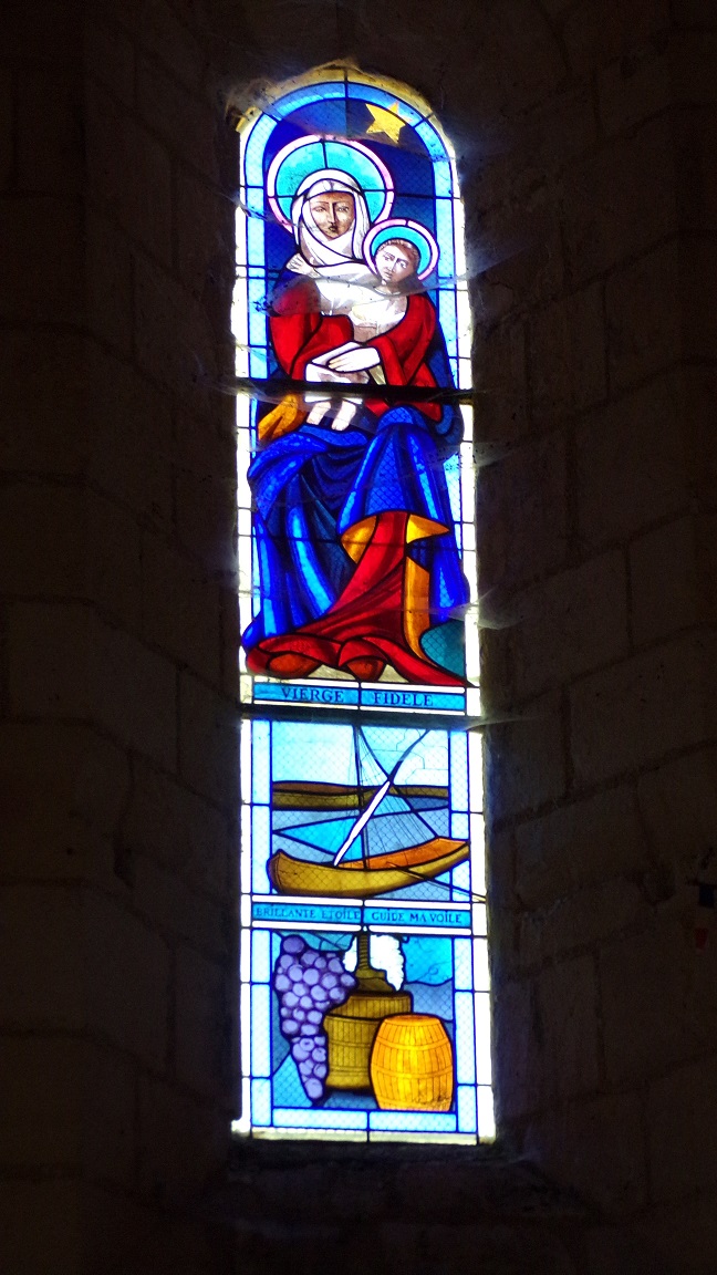 Saint-Simon - L'église Saint-Simon - Le vitrail 'Vierge fidèle' (5 mai 2018)
