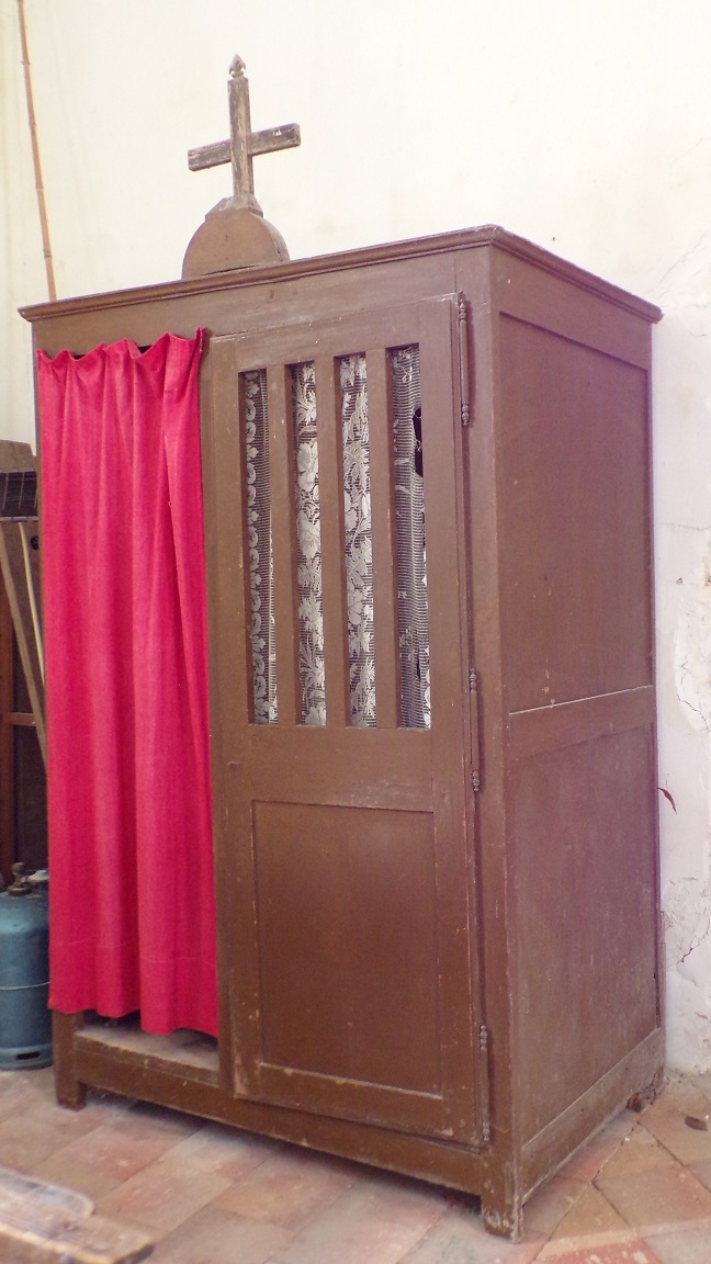 Boutiers-Saint-Trojan - L'église Saint-Trojan - Le confessionnal (23 avril 2018)