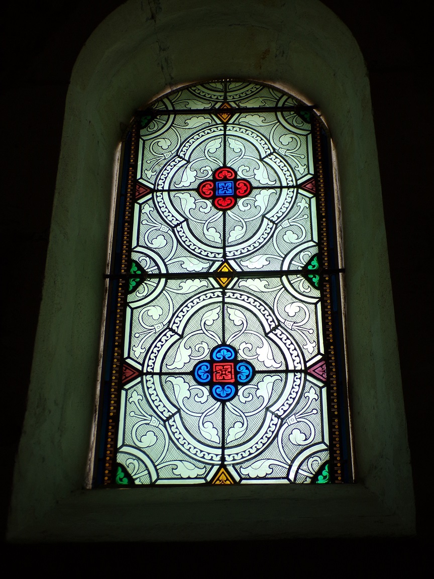 Salignac-sur-Charente - L'église Saint-Louis - Un vitrail (27 juin 2018)