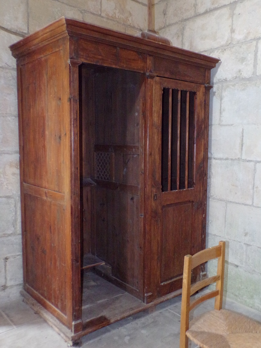Salles d'Angles - La Chapelle des Templiers - Le confessionnal (30 juin 2020)