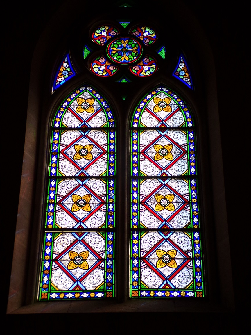 Segonzac - L'église Saint-Pierre - Un vitrail (11 juillet 2018)