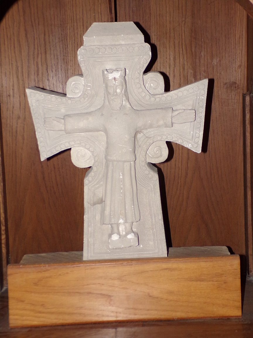 Segonzac - L'église Saint-Pierre - Crucifix devant l'autel (11 juillet 2018)