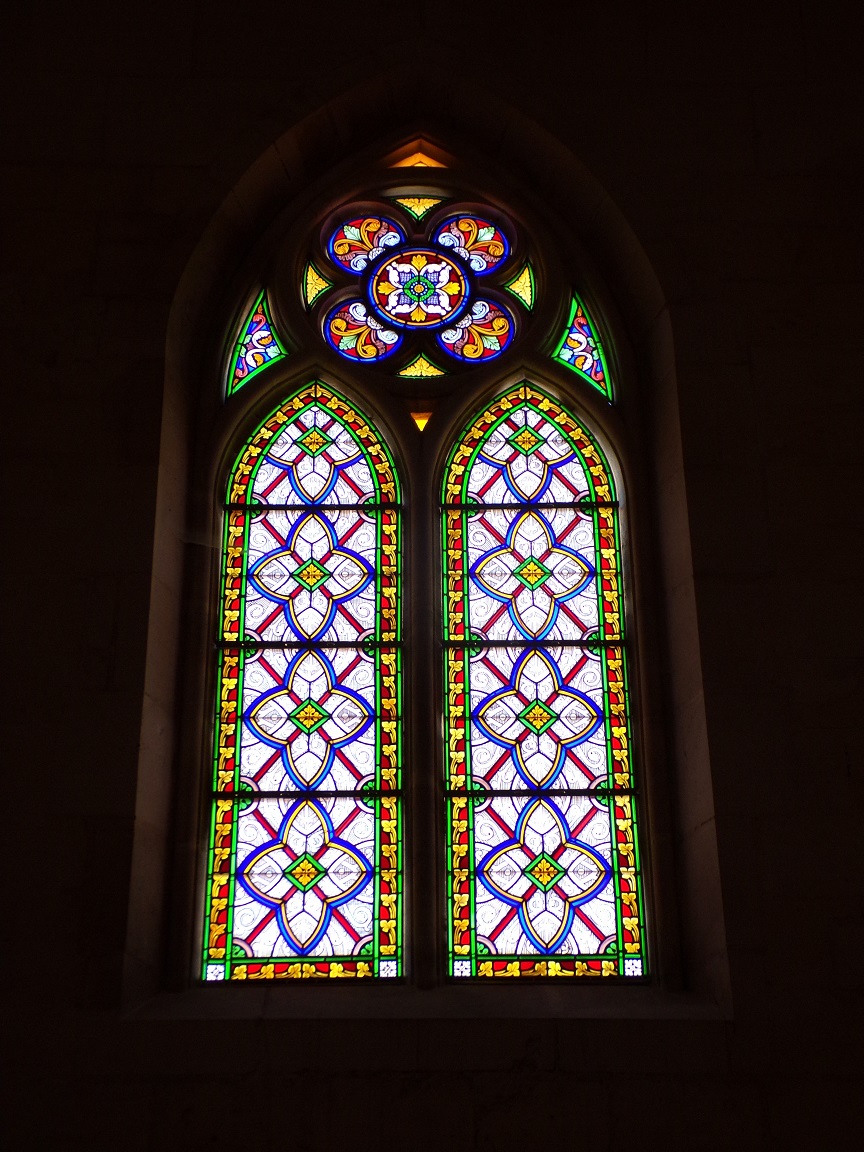 Segonzac - L'église Saint-Pierre - Un vitrail (11 juillet 2018)