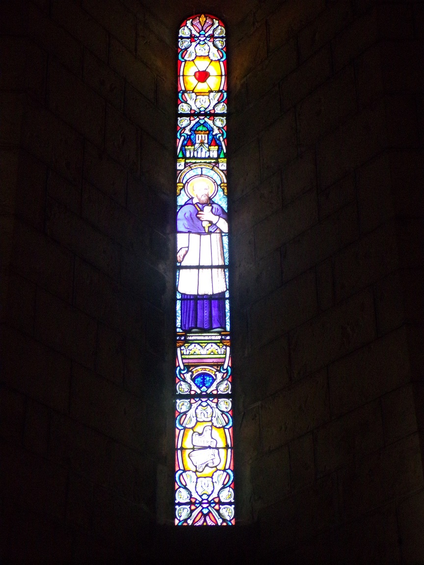 Sigogne - L'église Saint-Martin - Le vitrail 'Saint François de Salles' (29 juillet 2019)