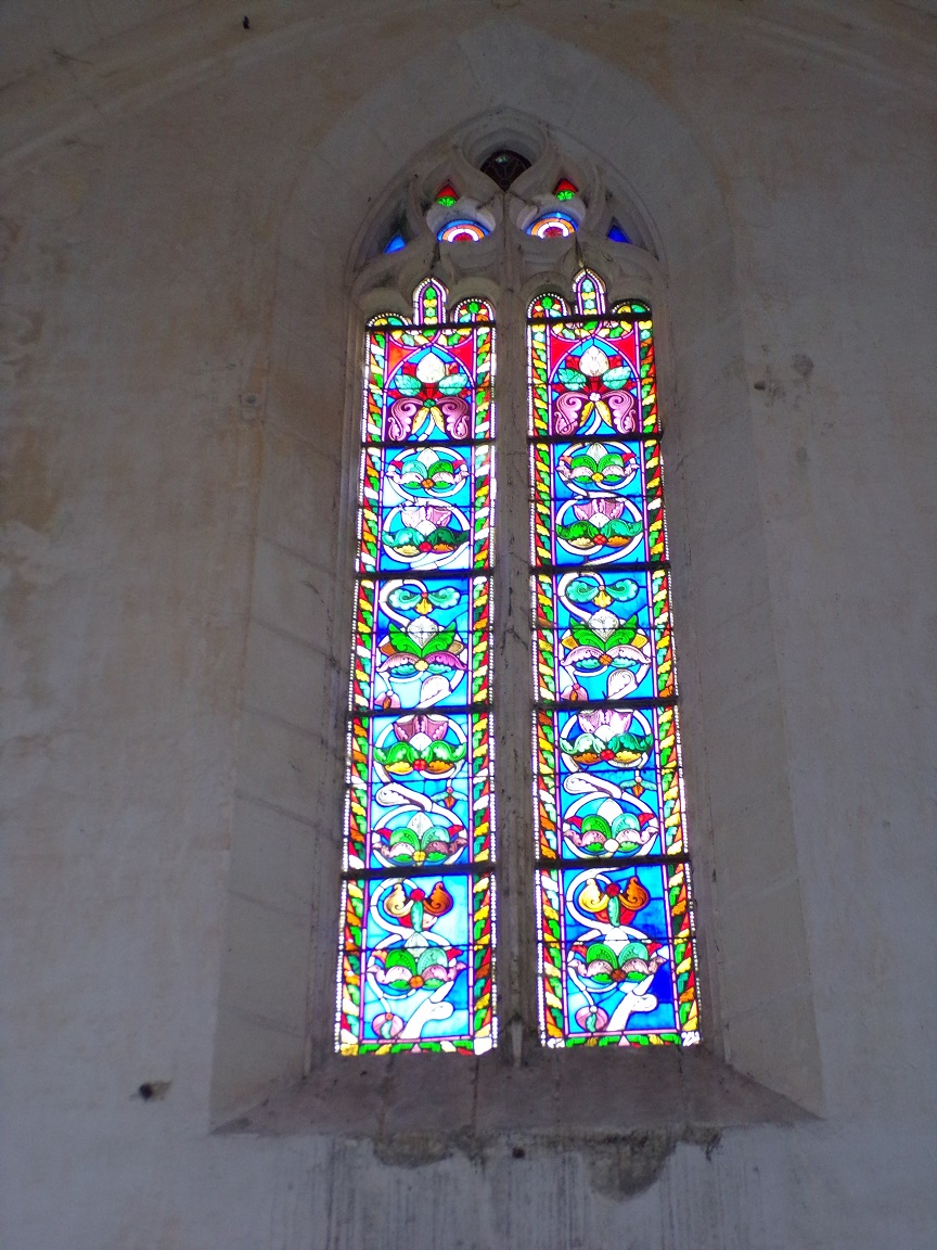 Verrières - L'église Saint-Palais - Un vitrail (7 mai 2018)