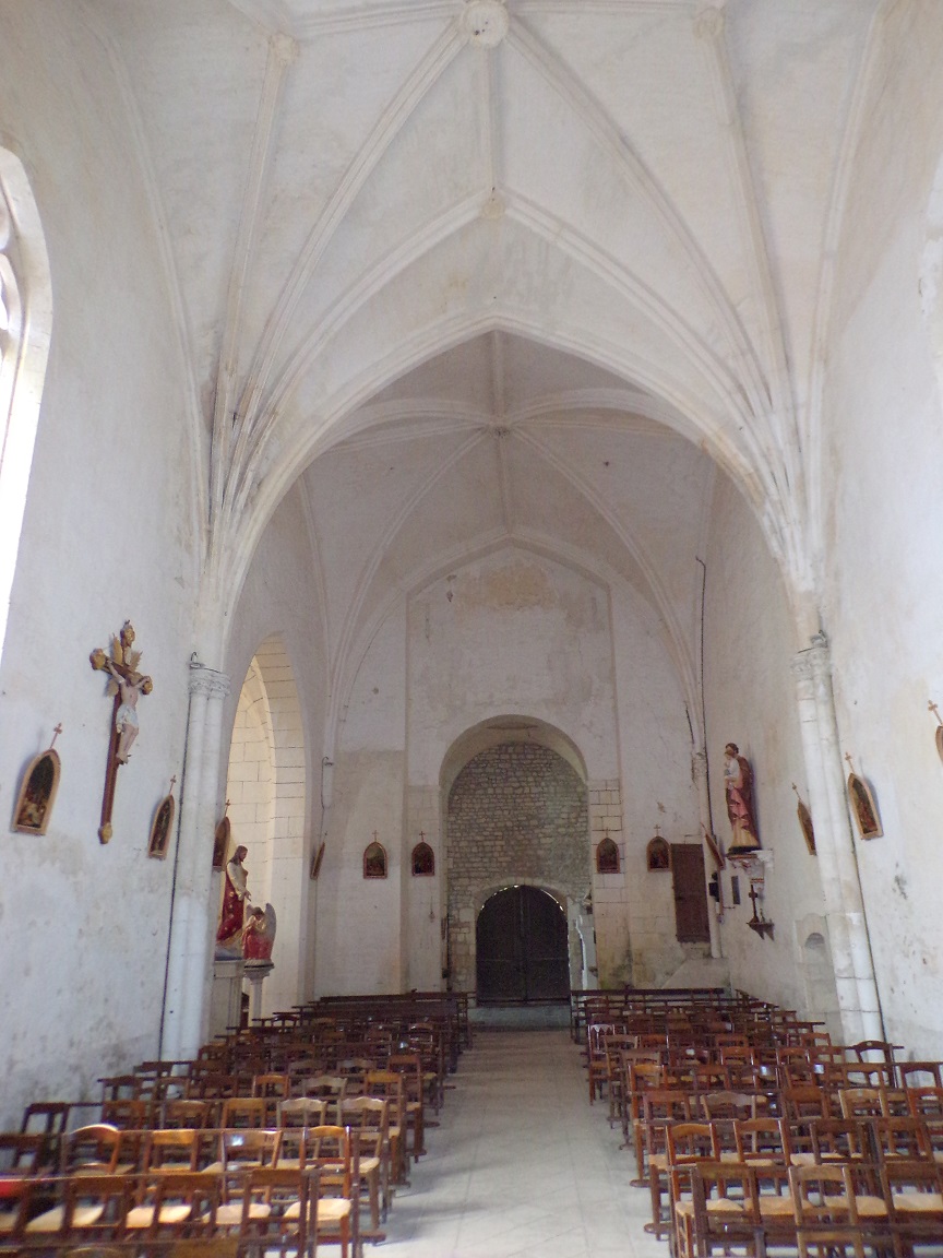 Verrières - L'église Saint-Palais - Vue de l'autel (7 mai 2018)