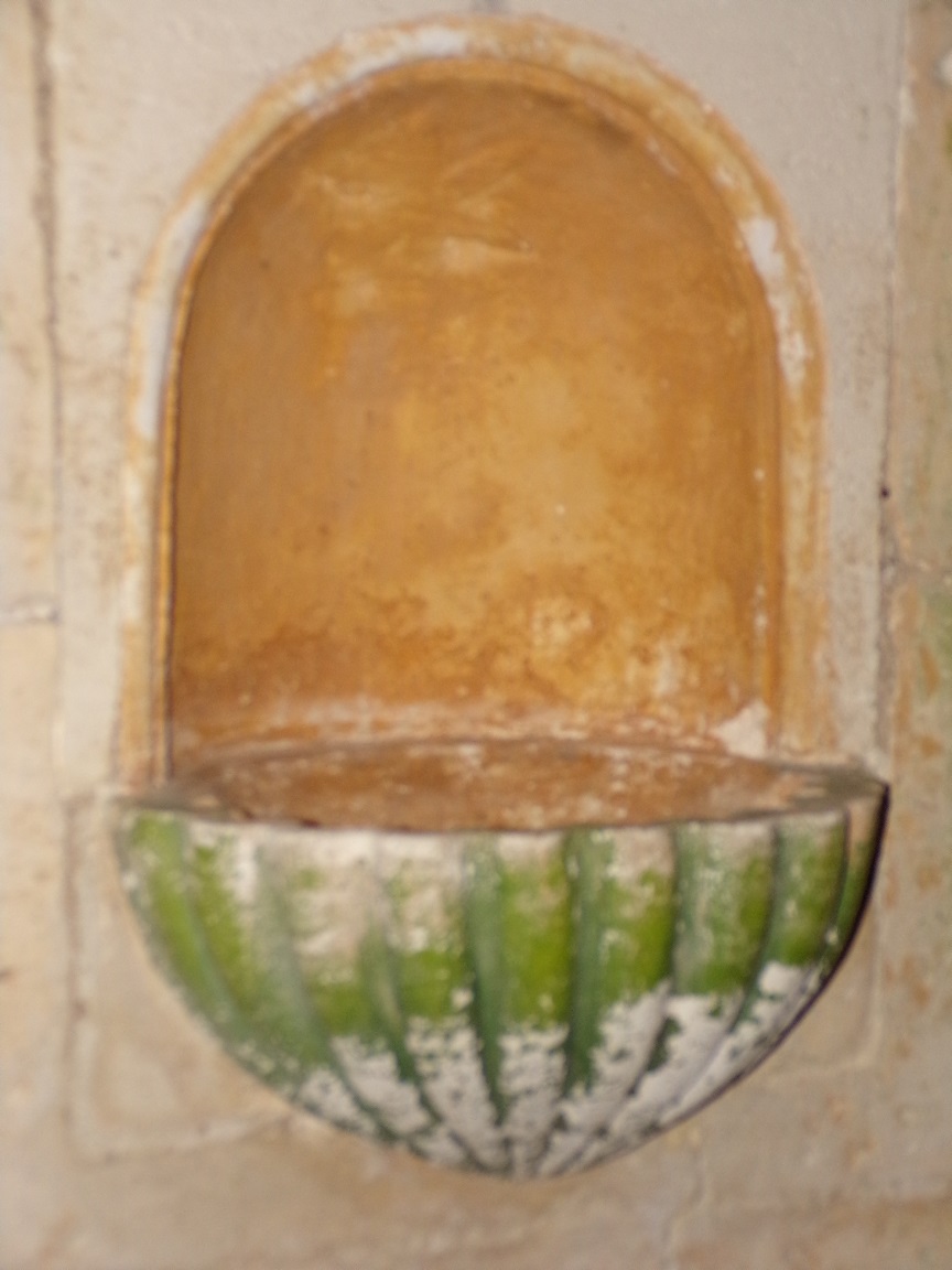 Verrières - L'église Saint-Palais - Le bénitier (7 mai 2018)