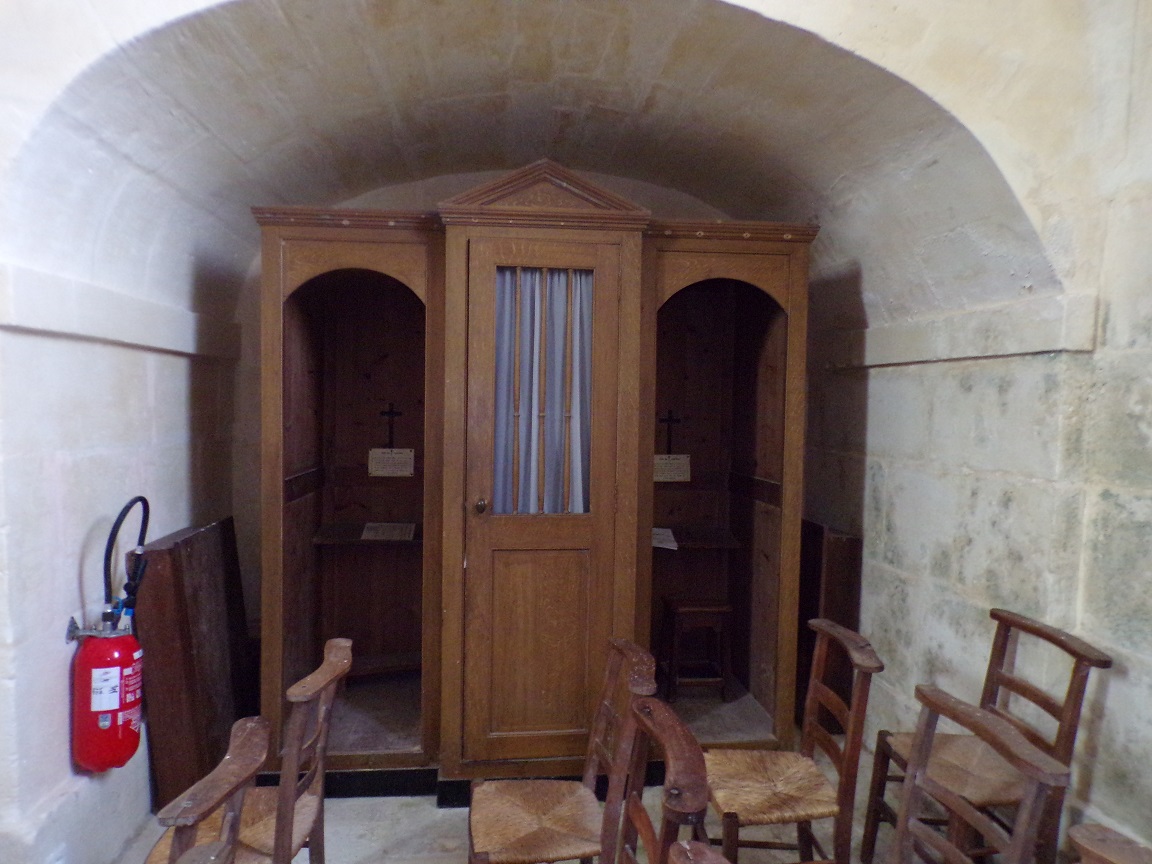 Ars - Eglise Saint-Maclou - Le confessionnal (24 mai 2018)