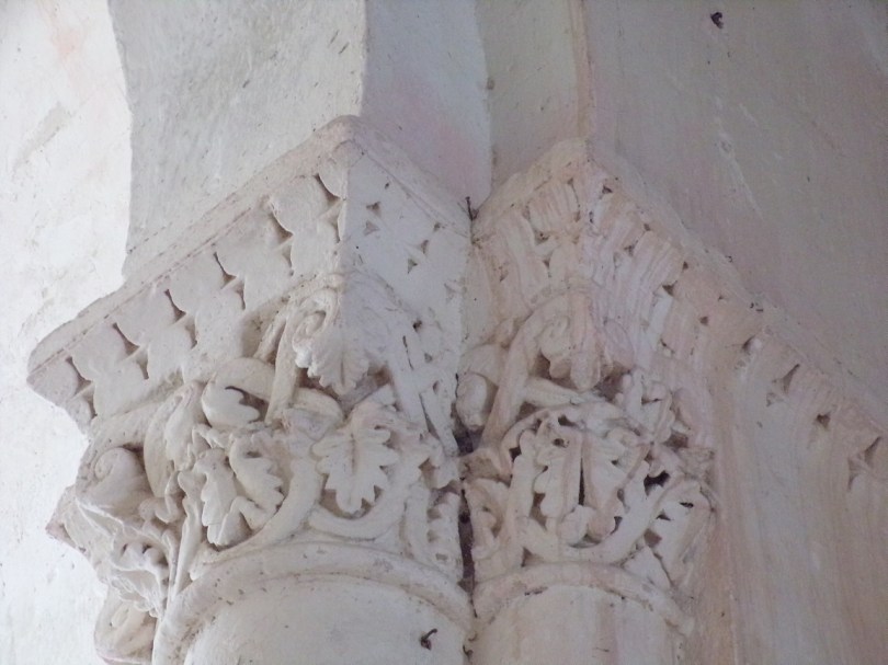 Brie-sous-Matha - L'église Saint-Pierre - Un modillon (13 août 2018)