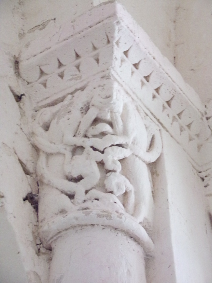 Brie-sous-Matha - L'église Saint-Pierre - Un modillon (13 août 2018)