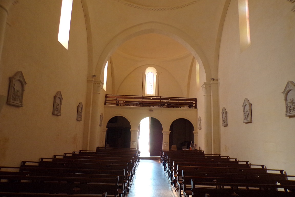 Cherves - L'église Saint-Vivien - Vue de l'autel (3 avril 2017)