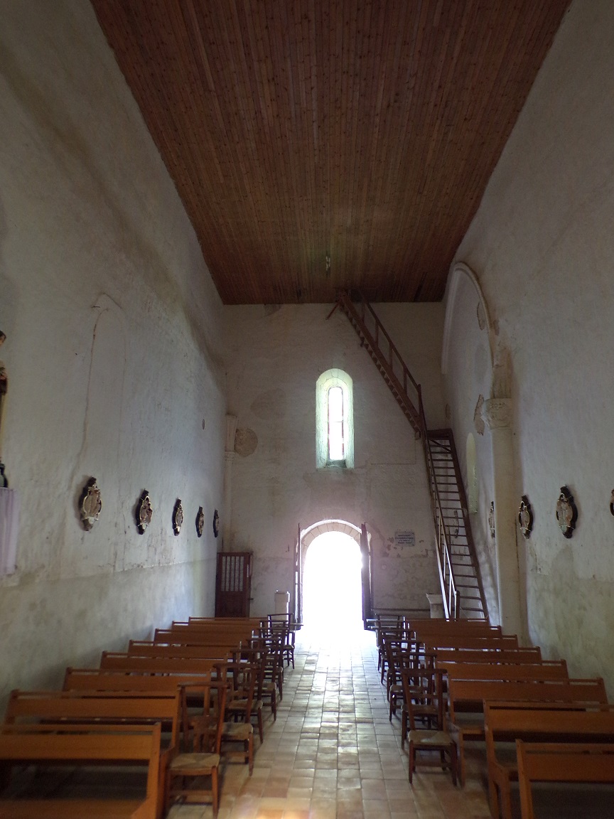 Cierzac - L'église Notre-Dame - Vue de l'autel (18 juillet 2018)