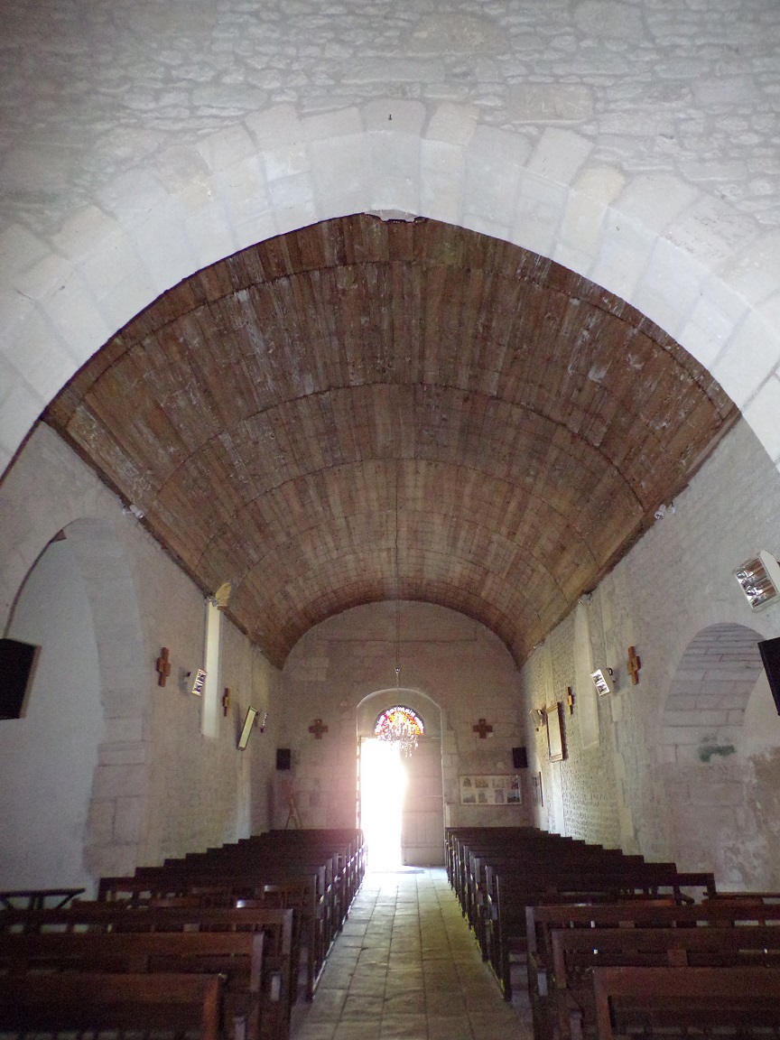 Coulonges - L'église Saint-Saturnin - Vue de l'autel (24 août 2019)