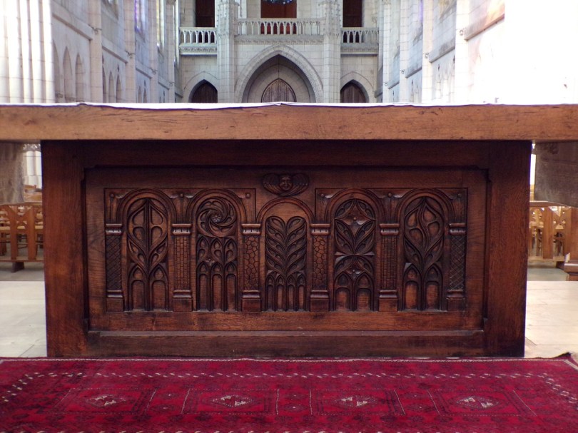 Église Saint-Martin, du Sacré-Coeur - L'autel (2 janvier 2019)