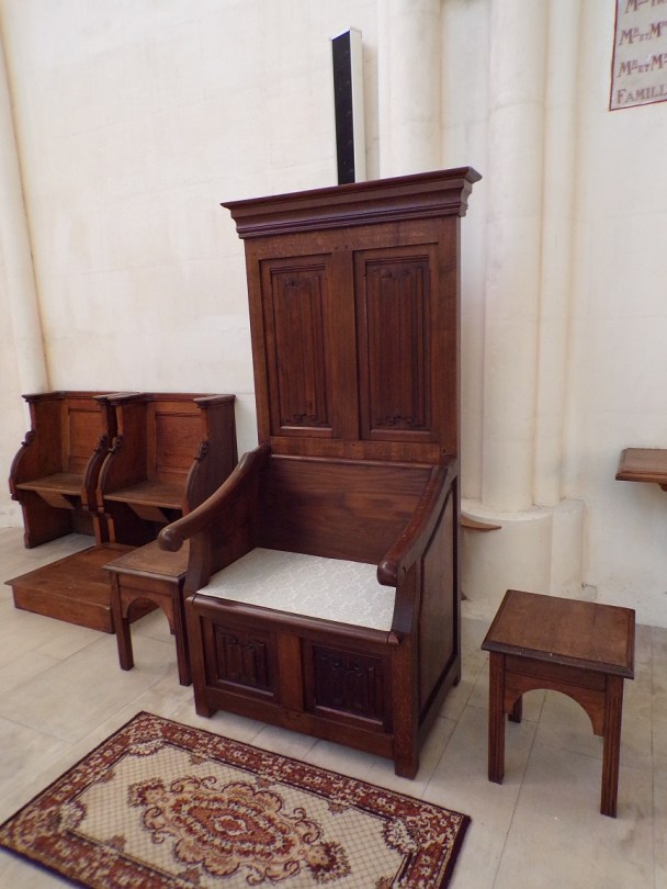 Église Saint-Martin, du Sacré-Coeur - Une stalle (2 janvier 2019)