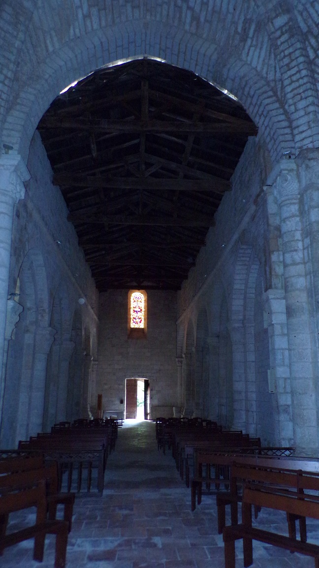 Macqueville - L'église Saint-Etienne - Vue de l'autel (27 avril 2018)