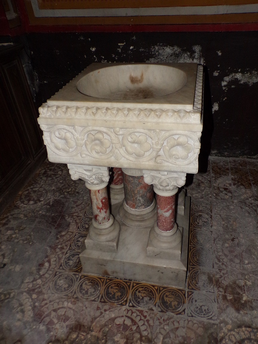 rue Aristide Briand - L'église Saint-Léger - Fonts baptismaux (25 février 2019)