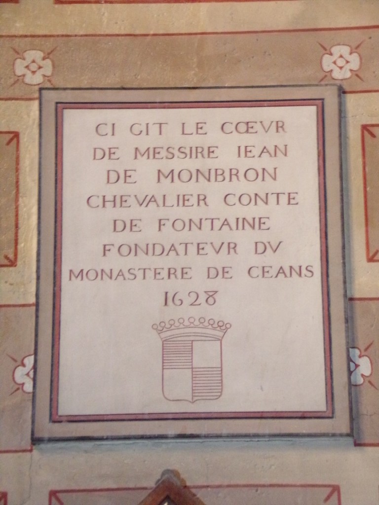 rue Aristide Briand - L'église Saint-Léger - Inscription 'Ci Gît le coeur de messire Jean de Monbron'(25 février 2019)