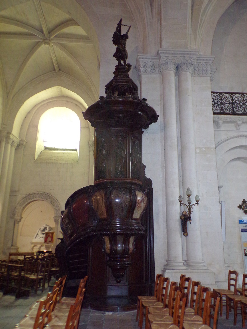 rue Aristide Briand - L'église Saint-Léger - La chaire (19 avril 2021)