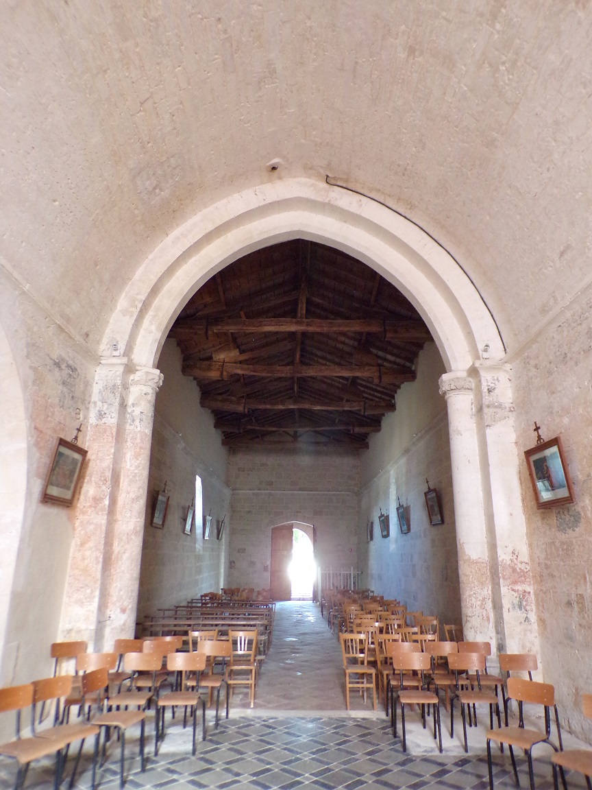 Ballans - L'église Saint-Jacques - Vue de l'autel (20 août 2018)
