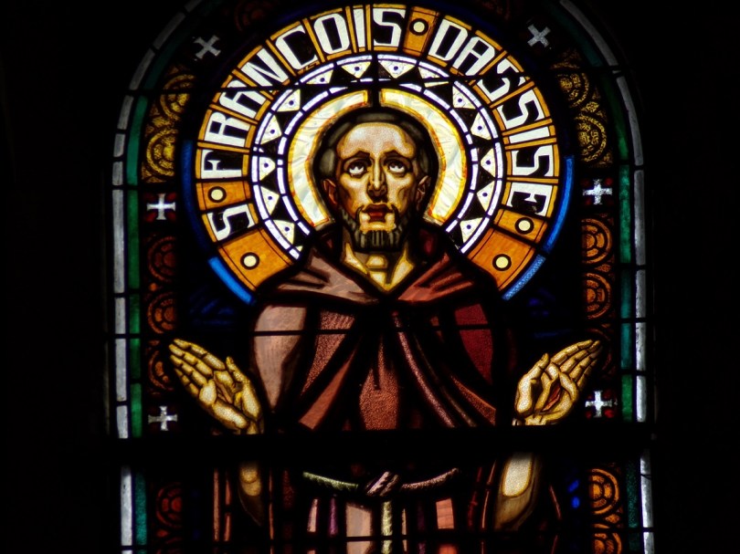 Eglise Saint Antoine – Le vitrail 'St François d'Assise' (19 mars 2021)