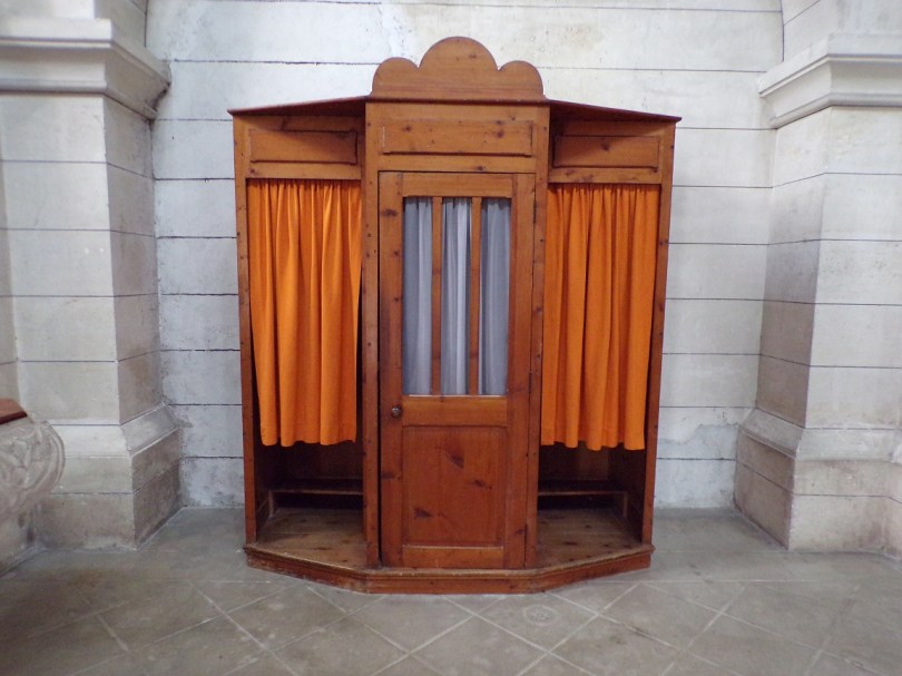 Eglise Saint Antoine – Un confessional (19 mars 2021)