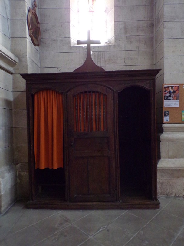 Eglise Saint Antoine – Un confessional (19 mars 2021)
