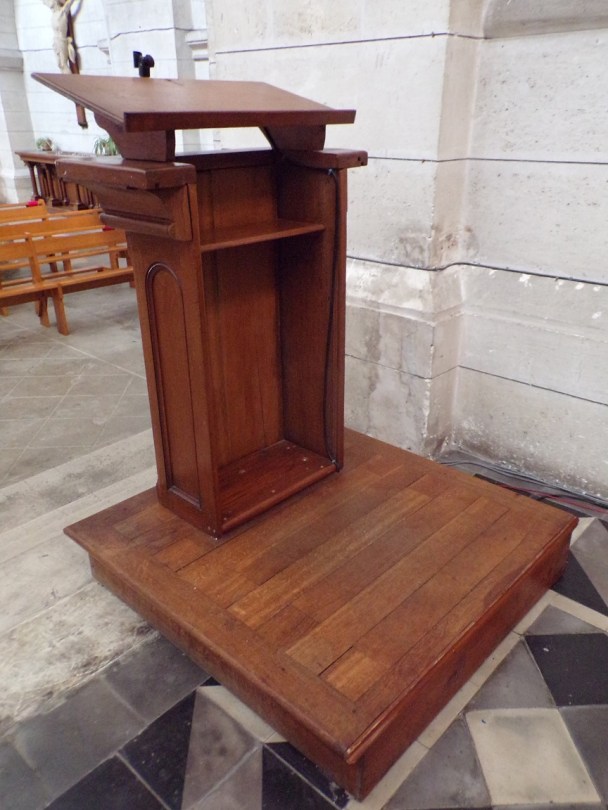 Eglise Saint Antoine – Un lutrin (19 mars 2021)