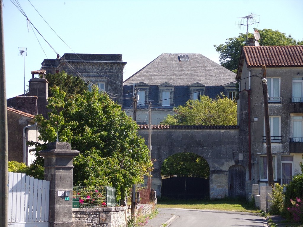 Cherves-Richemont - Château de Champblanc (6 juin 2021)