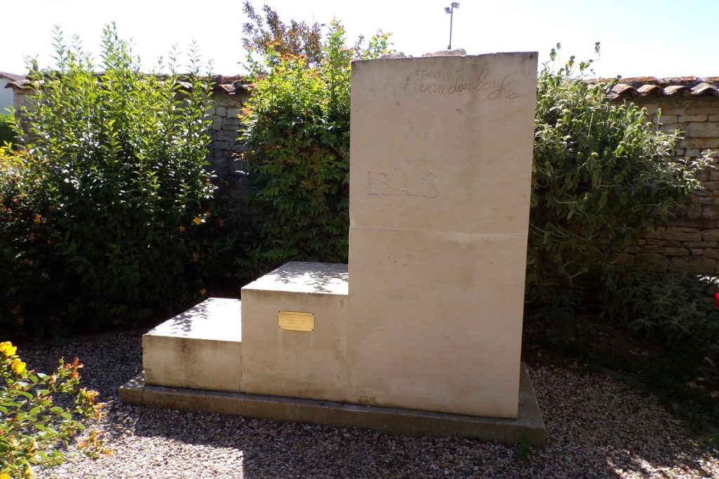 Symposium International de Sculpture sur marbre de Julienne - Elévation (17 juin 2017)