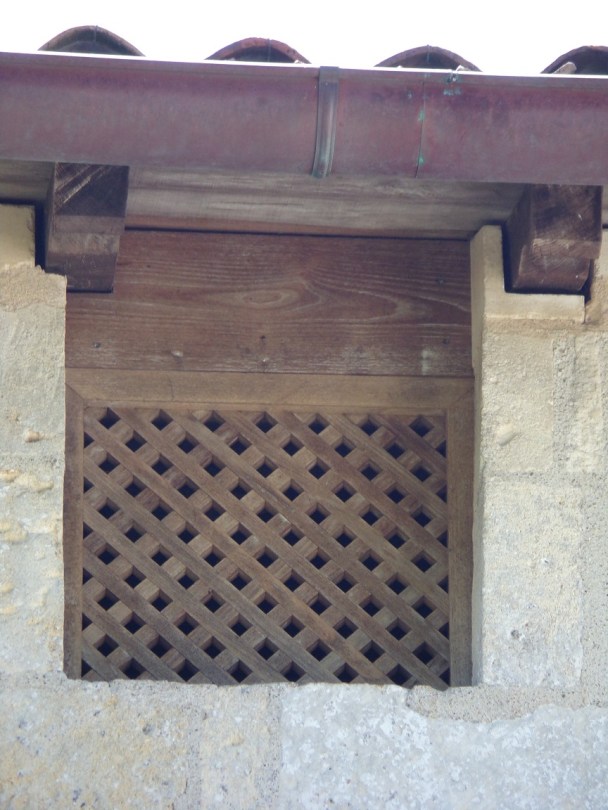 L’église Saint-Vivien - Une fenêtres de guet (18 juillet 2021)