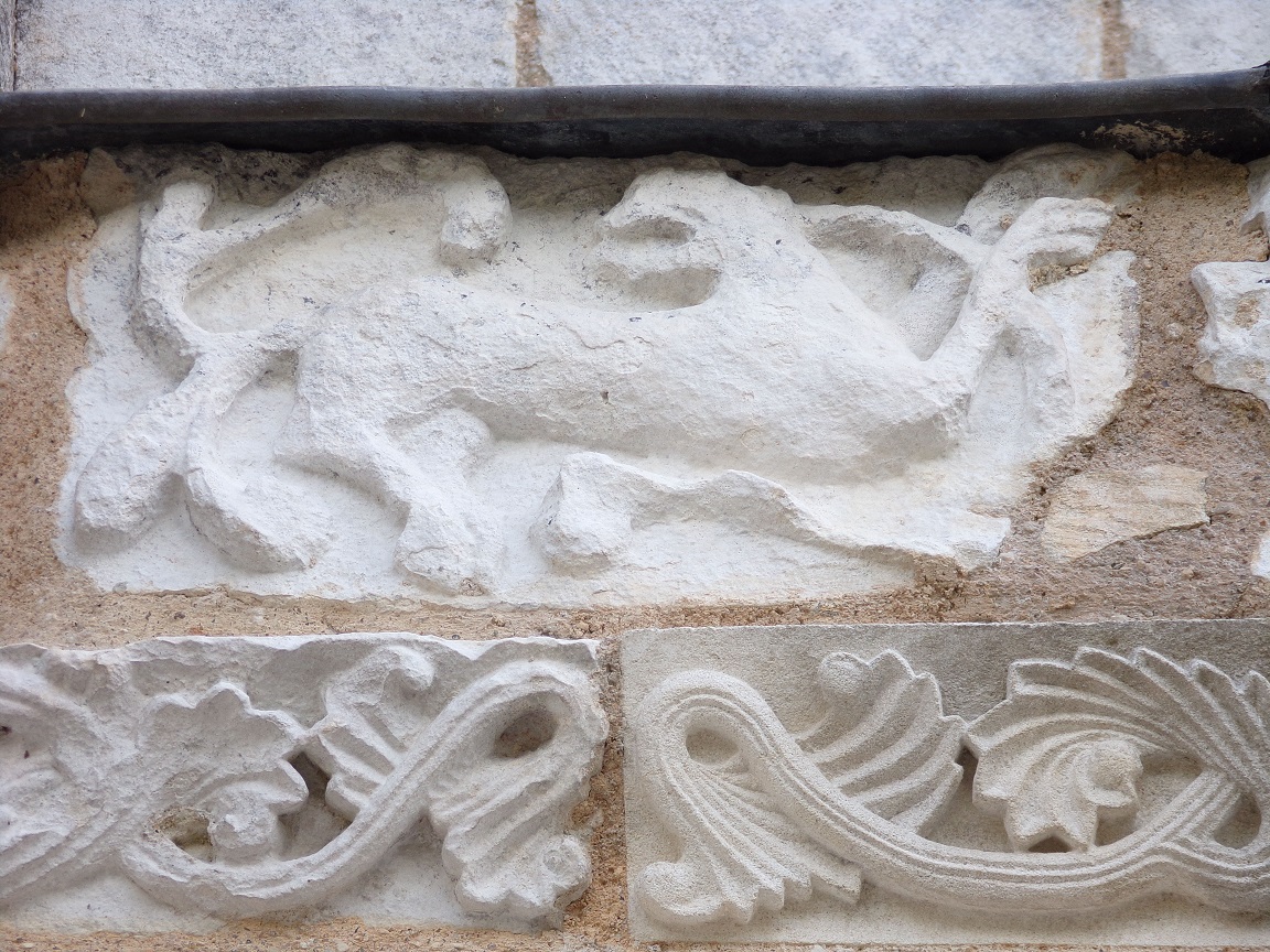 Genté – L’église Saint-Médard - Animal sculpté (1 juillet 2021)