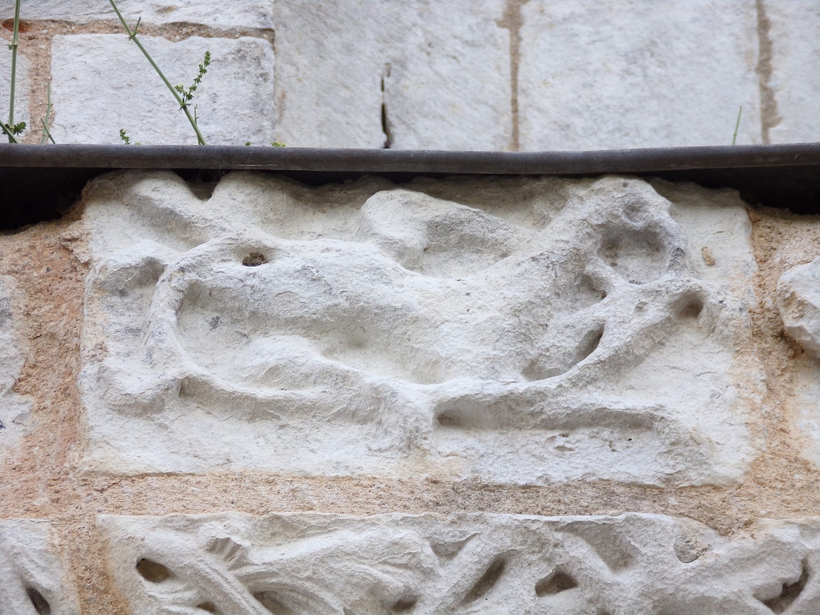 Genté – L’église Saint-Médard - Animal sculpté (1 juillet 2021)