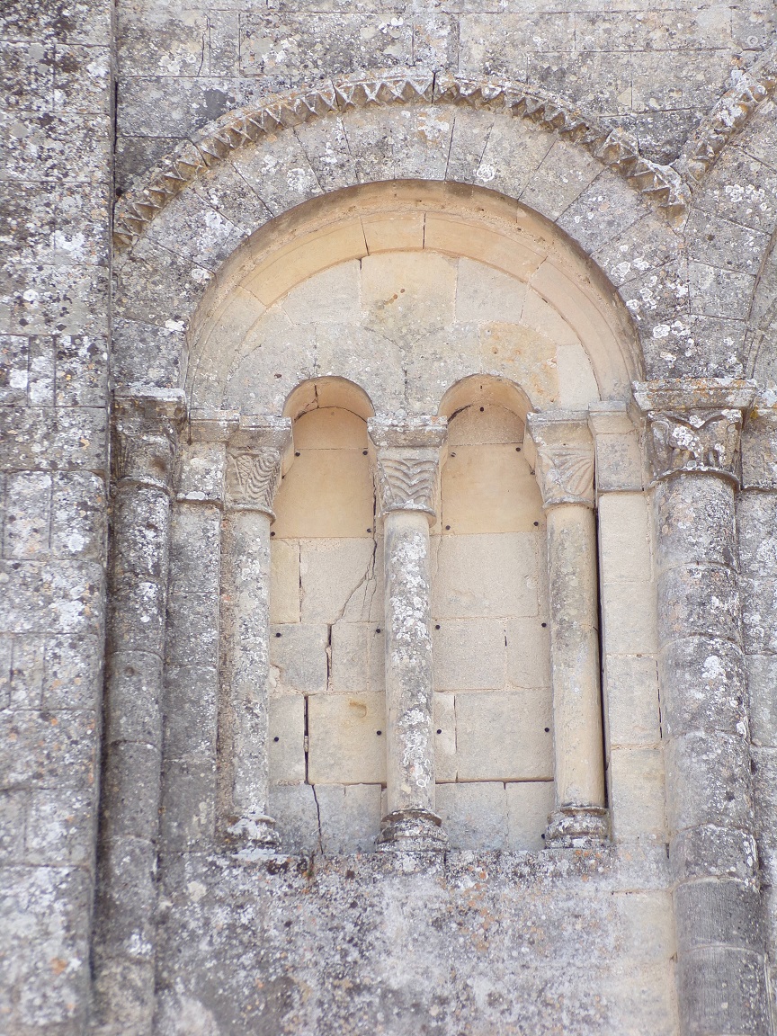 Arcature à colonnettes à gauche (30 août 2021)