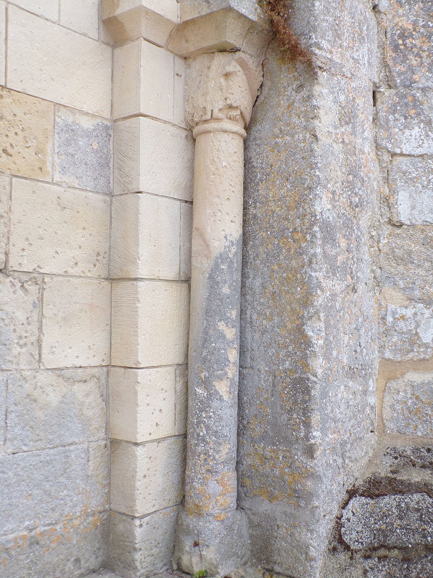 La colonnette en bas à droite (30 août 2021)