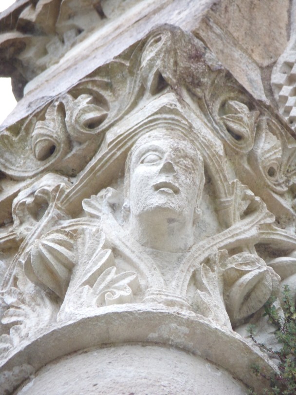 L'Abbaye de Châtre - Un modillon (18 septembre 2021)