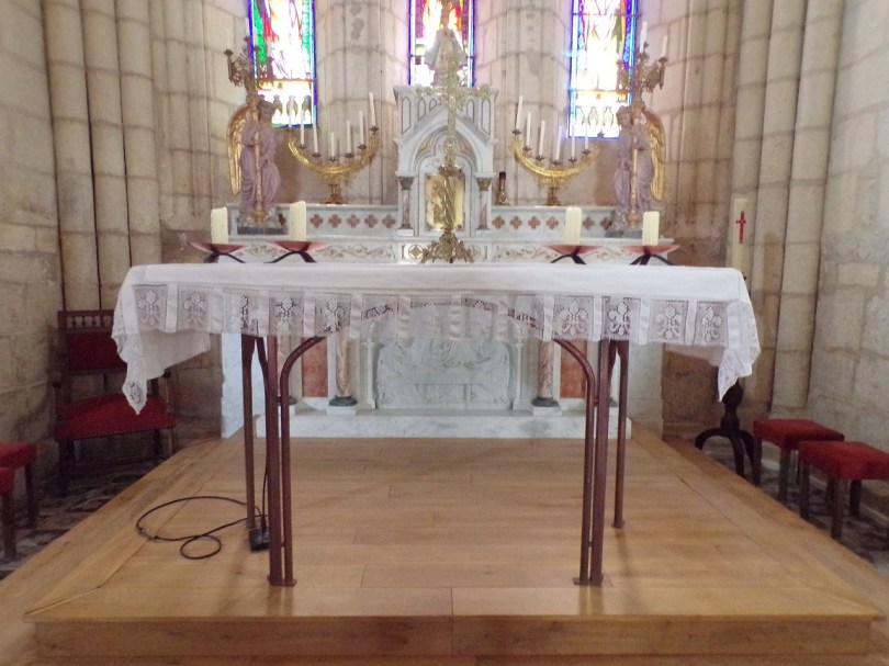 Saint-Brice - L'église Saint-Brice - L'autel (18 septembre 2021)