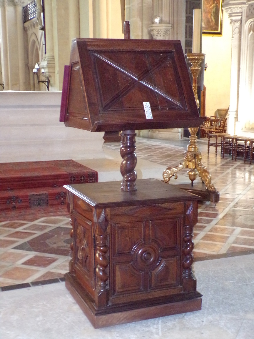 L'église Saint-Léger - Un lutrin (15 février 2022)