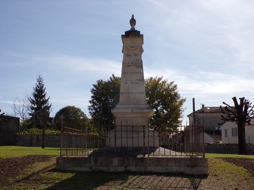 Sonnac - Le monument aux morts (10 avril 2022)