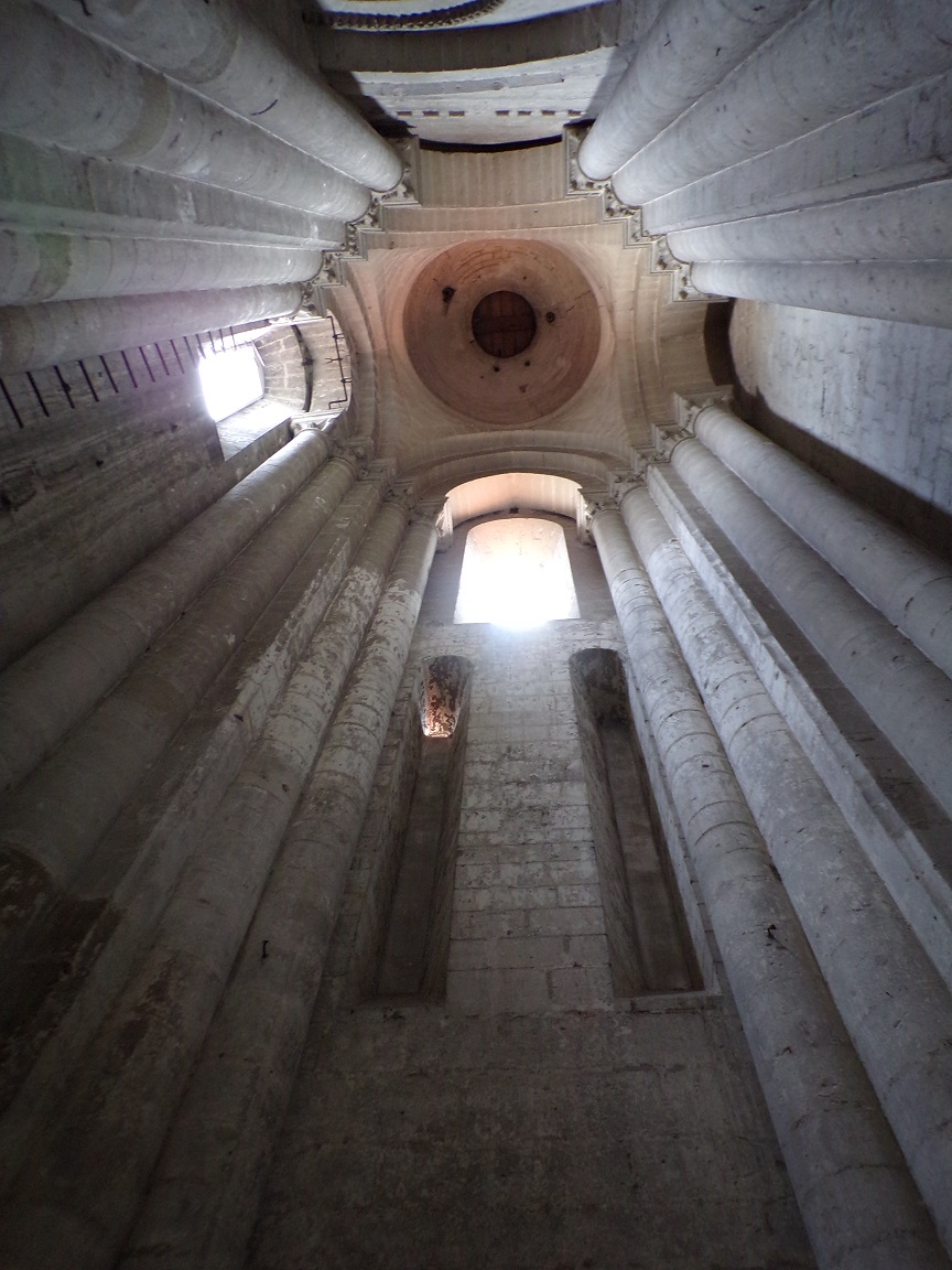 L'église Saint-Léger - Sous le clocher (22 mai 2022)