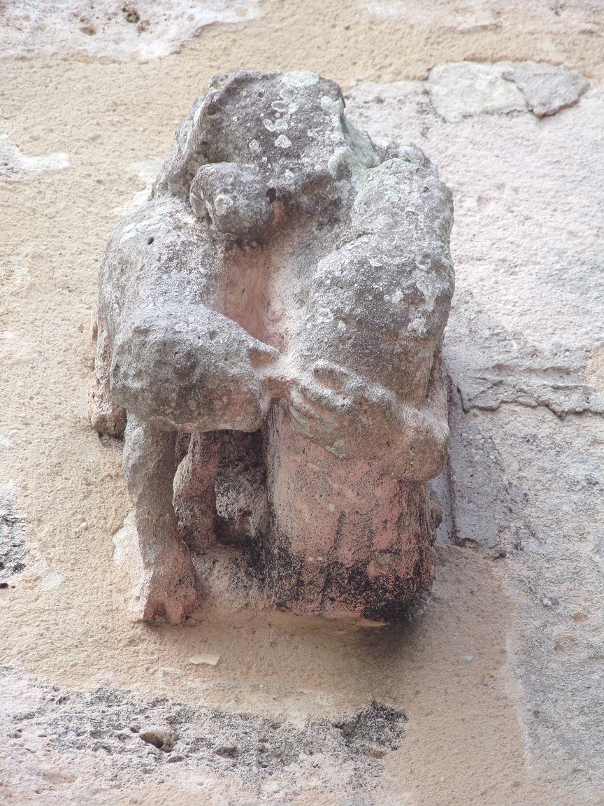 L'église Saint-Pierre - Un modillon (9 juin 2022)